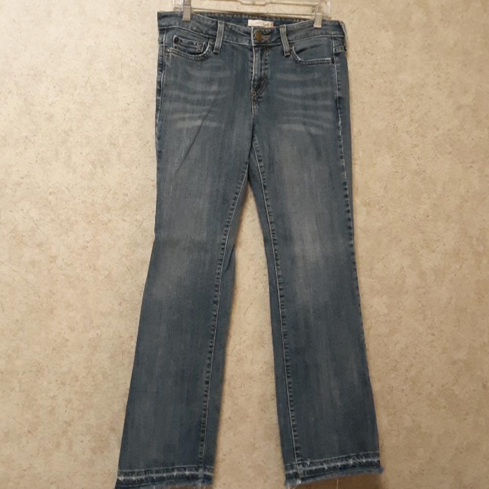 Levi's 545 distress misses Jean's w/raw edge hems.